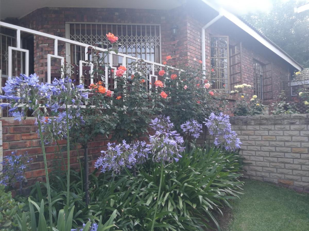 Clarens Cottages Екстериор снимка