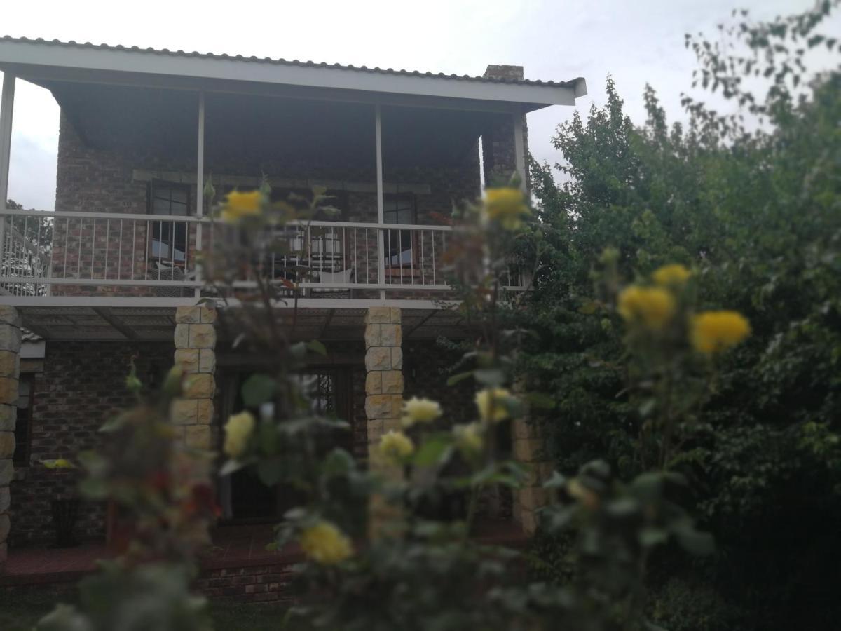 Clarens Cottages Екстериор снимка