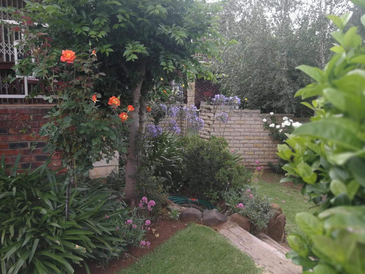 Clarens Cottages Екстериор снимка