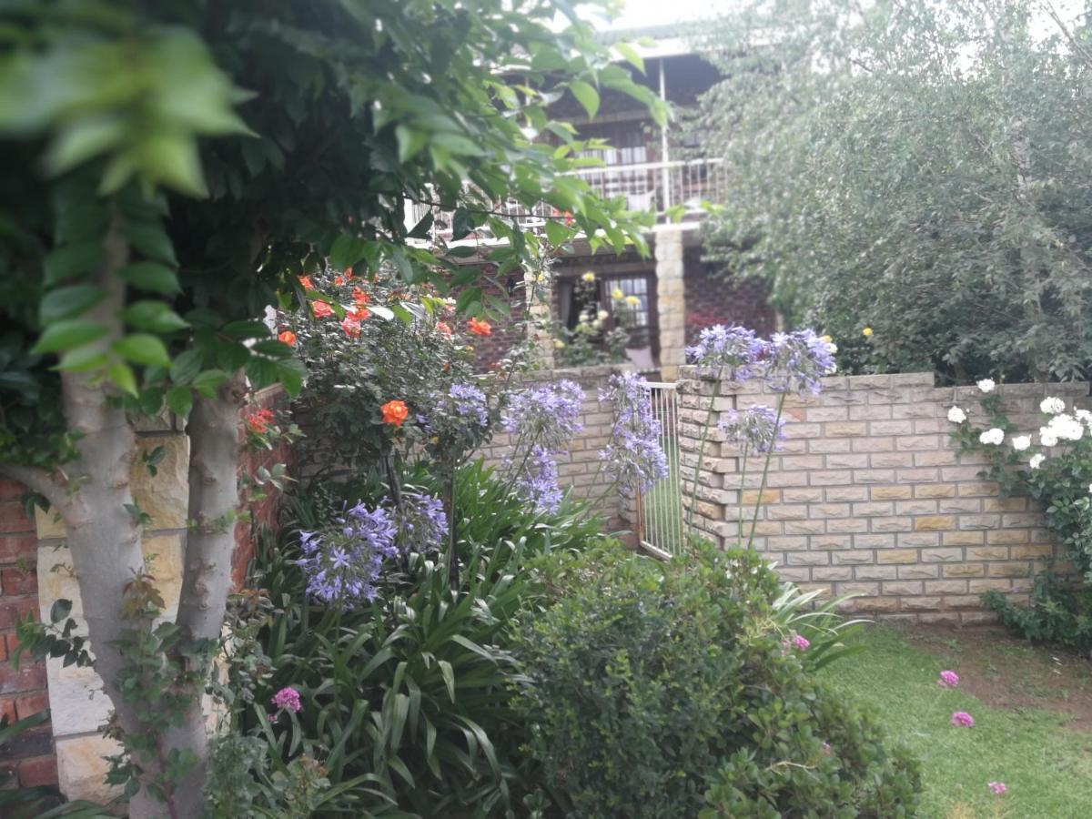 Clarens Cottages Екстериор снимка